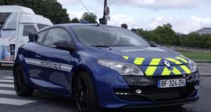 Après 75km de course-poursuite, la Mégane RS des gendarmes parvient à rattraper ce conducteur en infraction totale