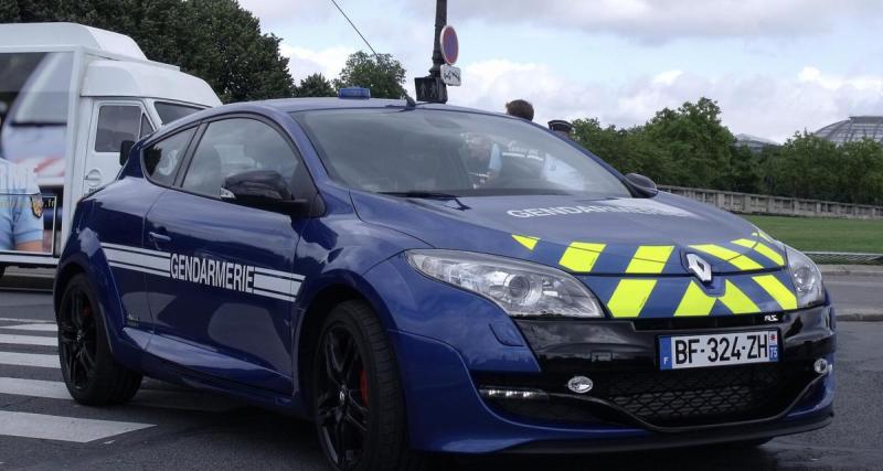  - Après 75km de course-poursuite, la Mégane RS des gendarmes parvient à rattraper ce conducteur en infraction totale