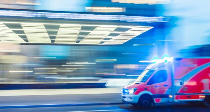  - Il a 99 ans, perd la visibilité, et son véhicule finit sur le flanc après des tonneaux