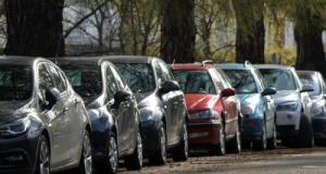 Il possède 99 voitures et les laisse toutes sur la voie publique : direction la fourrière