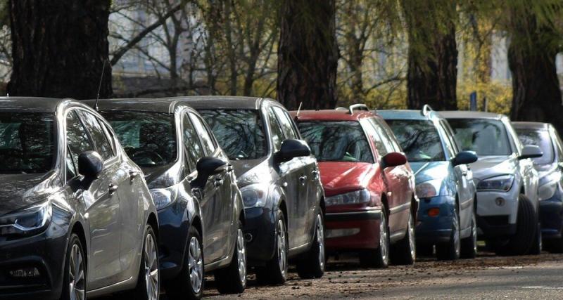  - Il possède 99 voitures et les laisse toutes sur la voie publique : direction la fourrière