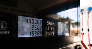 Deux jeunes siphonnent des milliers de litres de carburant sans jamais payer le moindre centime : la police met fin à une arnaque ingénieuse dans une station-service