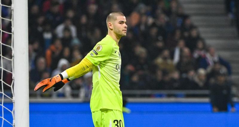  - « Le pire gardien de l'histoire du PSG », les supporters détruisent Chevalier !