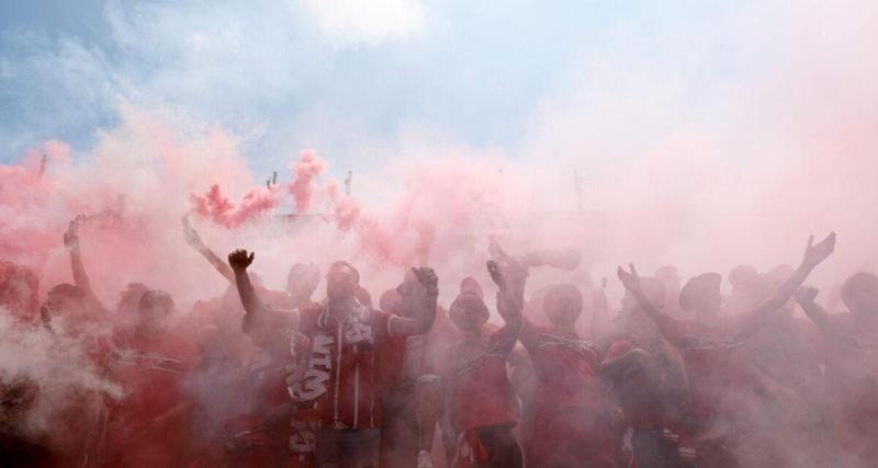  - Après Paris, les supporters du Wydad Casablanca mettent le feu à New York