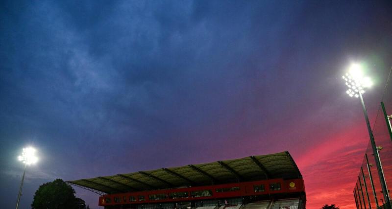  - National : le coup d'envoi du derby Rouen-QRM décalé en raison de l'affluence
