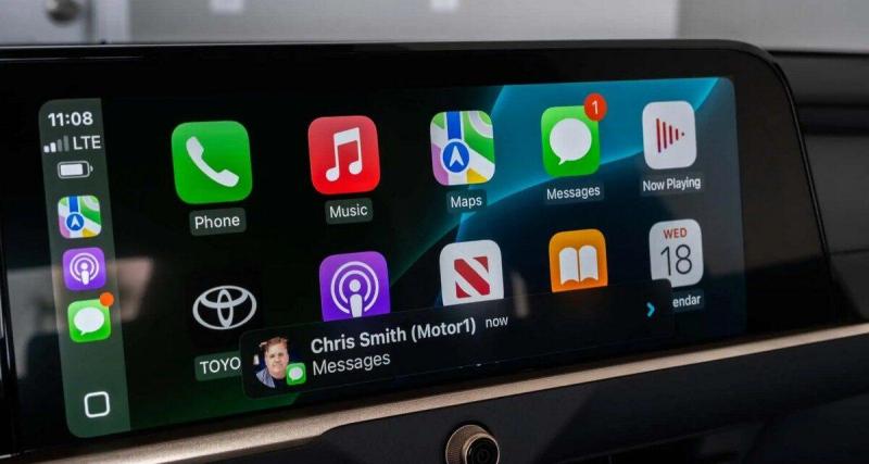 Pourquoi Tesla va tester Apple CarPlay après dix ans de refus de Musk