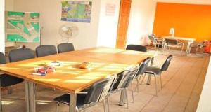 Scandale au permis de conduire : un candidat remplacé en pleine épreuve par son frère, la police débarque et découvre la supercherie !