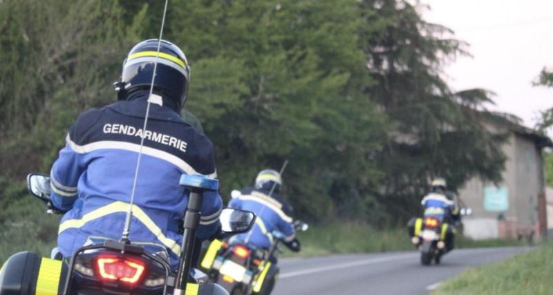 Il refuse d’obtempérer deux fois, percute un gendarme et s’enfuit : la traque est lancée