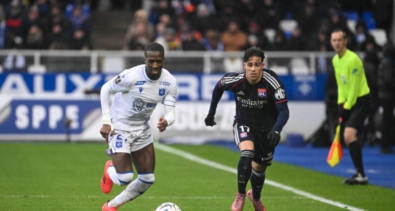  - Auxerre et Lyon se neutralisent au terme d'un match disputé