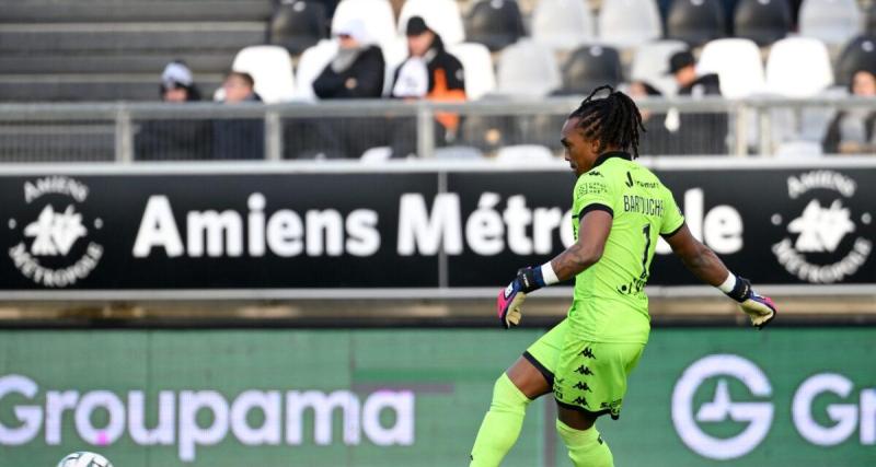  - Un gardien de Ligue 2 victime de racisme, les deux clubs furieux