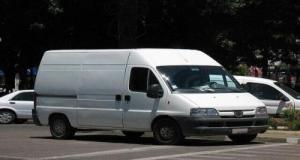 En abandonnant son véhicule sur l'autoroute : il offre le “tuto” parfait pour finir rapidement entre les mains des gendarmes