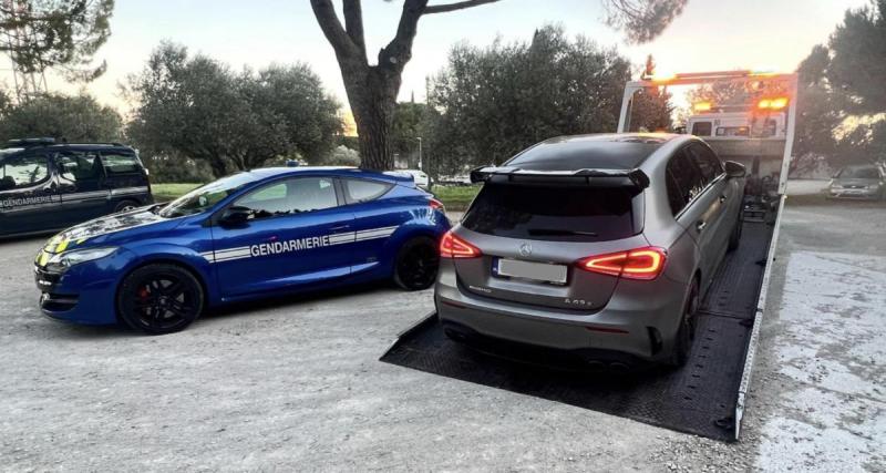 Une Mercedes A45S flashée à plus de 200 km/h, la Mégane des gendarmes n’a pas tardé à la rattraper