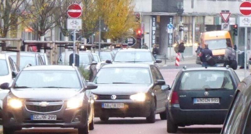  - Excédé, il sort de sa voiture et frappe un conducteur qu'il juge trop lent dans sa conduite
