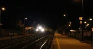 En état d'ivresse, elle perd le contrôle de sa voiture… et finit sa course sur une voie ferrée