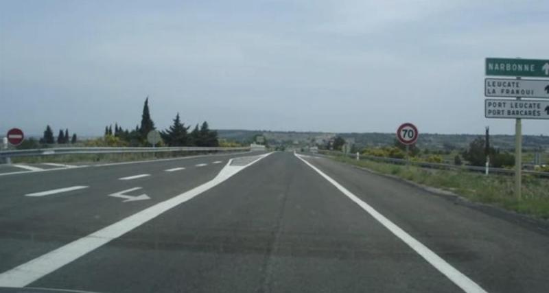  - Il accidente sa voiture en percutant un pont, vole celle de son sauveur et commet un nouvel accrochage