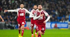 Le prix Puskas réclamé pour un Brestois, fronde à Lorient contre un milliardaire