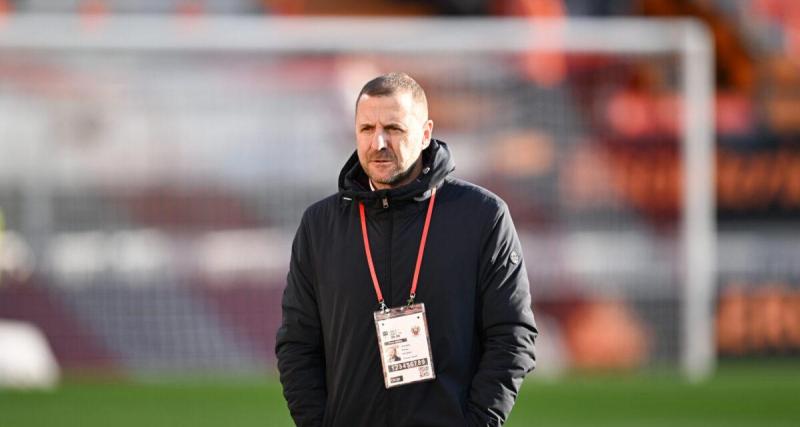  - Maurice et deux joueurs ont été frappés par les supporters, c'est le chaos total à Nice