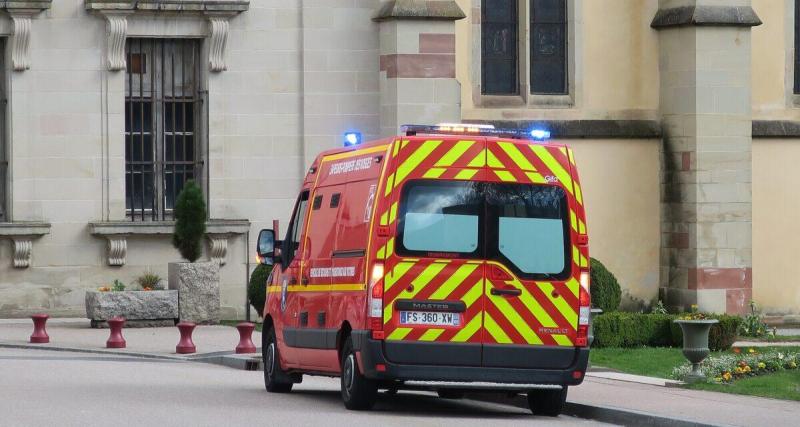  - Une voiture termine dans une piscine après un virage raté… le conducteur n’avait que 14 ans et était sous protoxyde d'azote