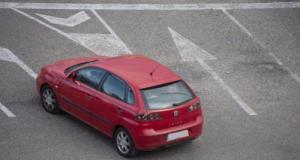 Volée pendant la nuit, sa voiture devient virale sur le net dans une course folle et dangereuse… elle la reconnaît immédiatement !