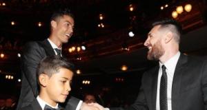 Cristiano Ronaldo et Messi signent avec l'Algérie et l'OM, l'IA crée une vidéo folle