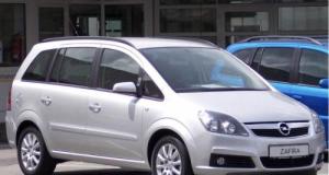 Flashé à 159 km/h, le conducteur d’une Opel Zafira accumule les infractions