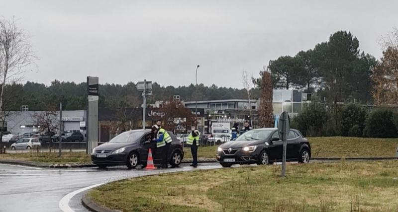  - Ivre, armé et à pleine vitesse : le policier responsable d’un carambolage condamné à un an avec sursis