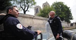 Ils s’endorment dans leur voiture… et se réveillent en train de couler dans la Seine : un miracle inattendu