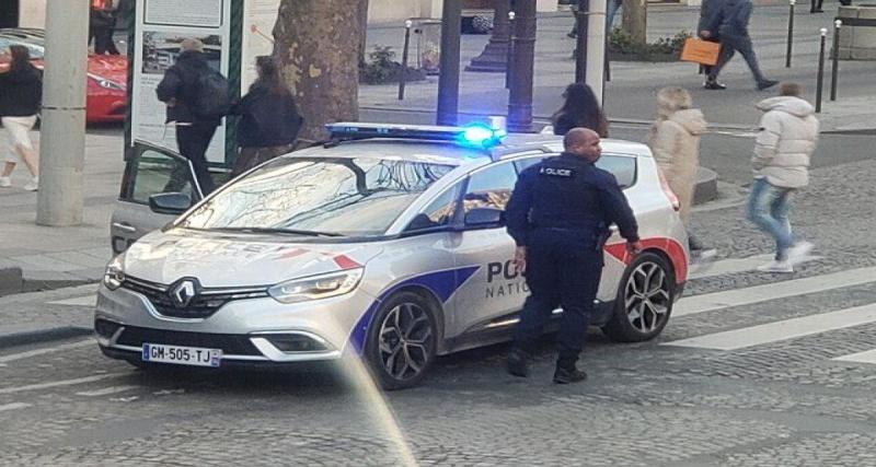  - Complètement ivre, un père insulte la police et exhibe ses parties intimes après l’accident de son fils contrôlé positif au volant