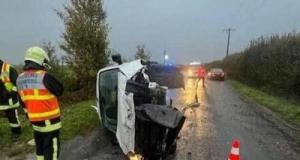 Elle perd le contrôle en voulant éviter un chevreuil : la voiture finit sur le flanc