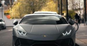 ncroyable mais vrai : une carte Pokémon permet à une jeune femme d’acheter une Lamborghini à 450 000 $