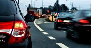 La voiture ultra-majoritaire pour aller au travail, cette étude est sans appel