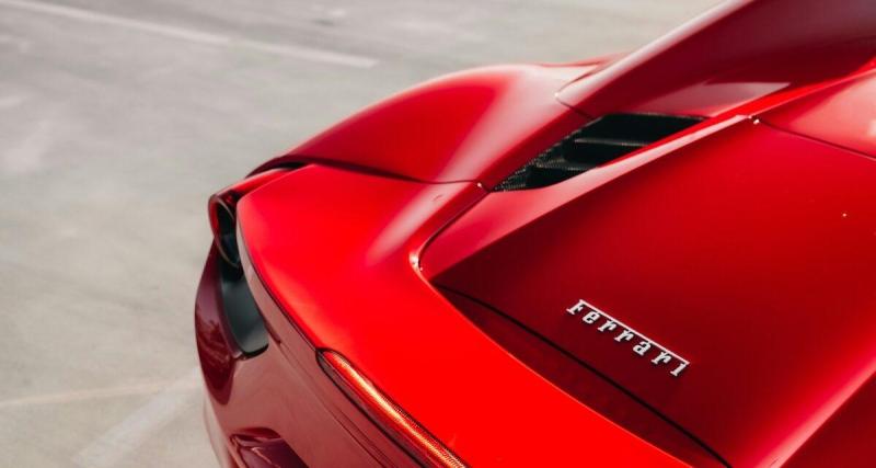 Budget 2026 : des Ferrari aux frais du contribuable, elle propose de taxer les voitures de fonction luxueuses