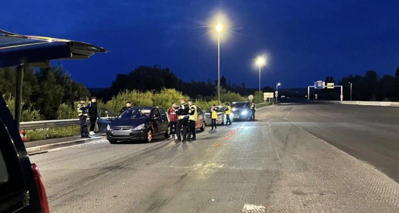 À 14 ans, il vole la voiture de sa mère, refuse d’obtempérer et emboutit cinq véhicules