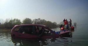 Une voiture au fond d’un lac ressurgit après de nombreuses années, elle servait d’exercice de sauvetage aux pompiers