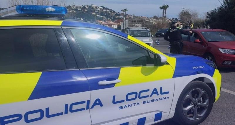  - Pris en flagrant délit : un voleur surpris en train de briser une vitre pour voler une camionnette, la police l’intercepte juste à temps !