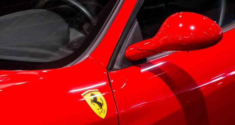  - Il achète une Ferrari à prix “raisonnable” : l’entretien transforme son rêve en cauchemar