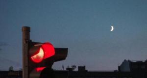 Nuit de Noël sous tension : une conductrice agressée après avoir refusé des avances au feu rouge