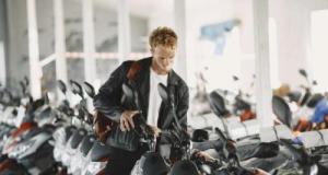 ‎Il monte sur la moto pour “tester”… et ne revient jamais : sa fuite lui vaut huit mois de prison ferme