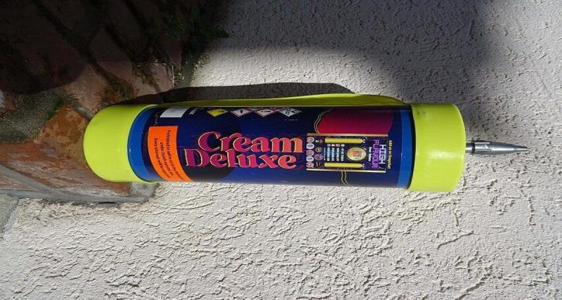 Une jeune conductrice arrêtée après un refus d'obtempérer : 11 bouteilles de protoxyde d'azote découvertes dans son taxi