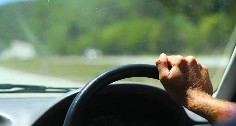  - 25 000 euros pour conduire une voiture radar privée, cette offre fait polémique