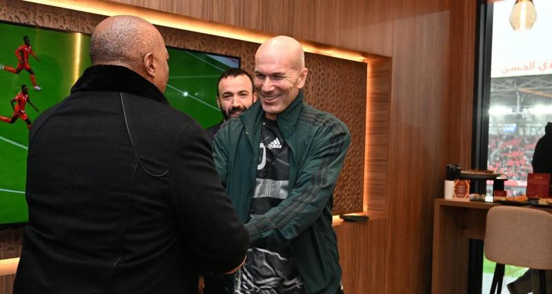  - Algérie - RDC : la joie géniale de Zinédine Zidane sur le but de Boulbina