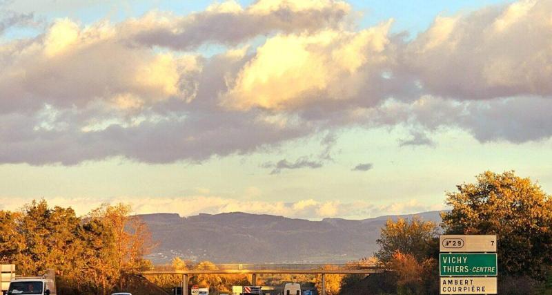  - Panique sur l’autoroute : une voiture roule à contresens pendant 30 minutes avant un demi-tour hallucinant