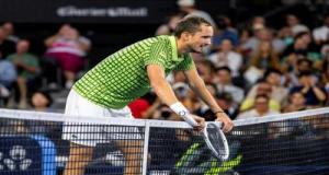 ATP Brisbane : Daniil Medvedev triomphe et marque l’histoire