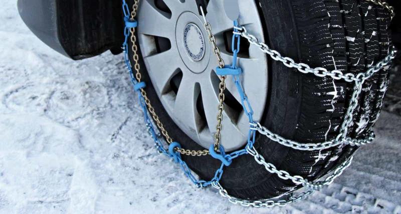 800 automobilistes dans un gymnase, la neige crée un élan de solidarité