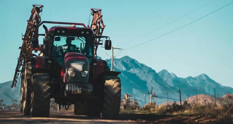  - Agriculteurs en colère, des centaines de tracteurs à Paris, un barrage emblématique levé
