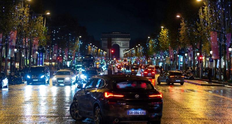  - CAN 2025 : en pleine célébration sur les Champs-Élysées, il se fait verbalisé pour klaxon abusif ! (vidéo)