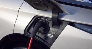 S'identifier avant de recharger ? Bientôt de l'histoire ancienne avec cette voiture française