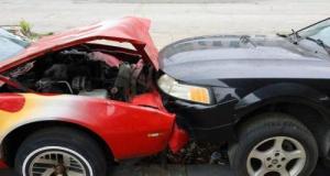 France : en plein jour, deux conductrices règlent leurs comptes… à coups de carrosserie sur la route ! (vidéo)