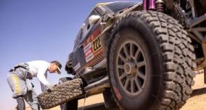 Dakar : la magnifique surprise reçue par Mathieu Baumel à l'arrivée de la 12e étape