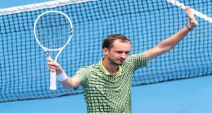 Open d'Australie 2026 : bousculé mais solide, Daniil Medvedev évite un piège